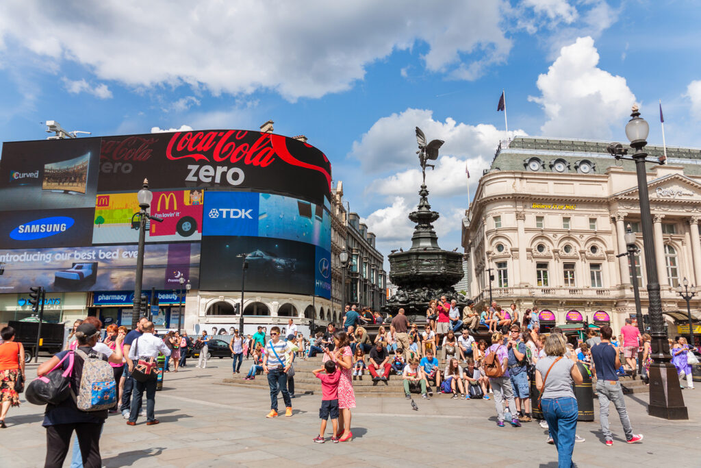 bigstock-People-In-Piccadilly-Circus-71811574.jpg