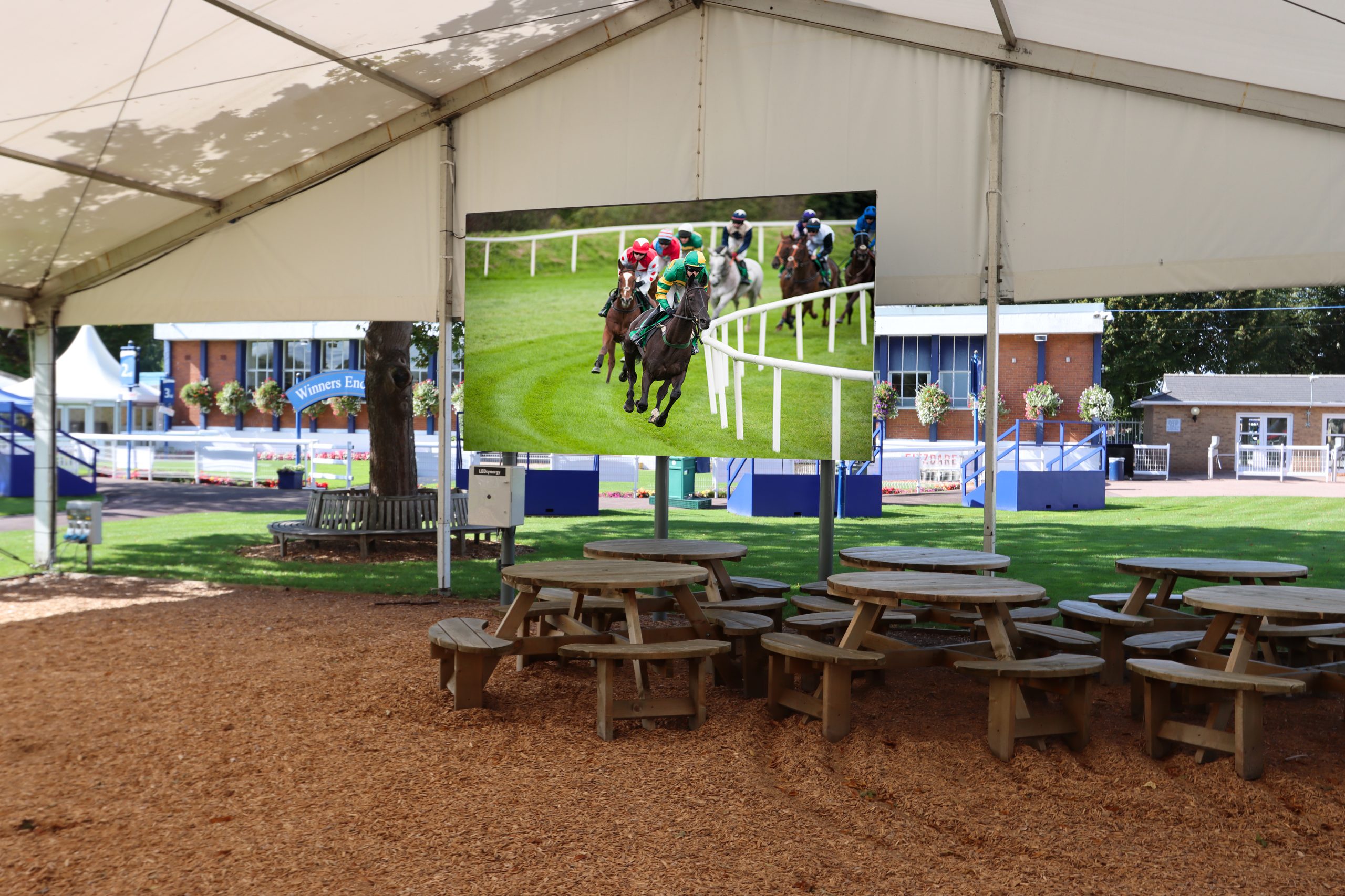 Windsor Racecourse - 3500x2000mm - P3.91 - 896x512px(1) Windsor Racecourse - 3500x2000mm - P3.91 - 896x512px(1)